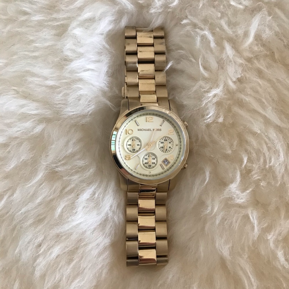 MICHAEL KORS Oversized Runway Gold Watch